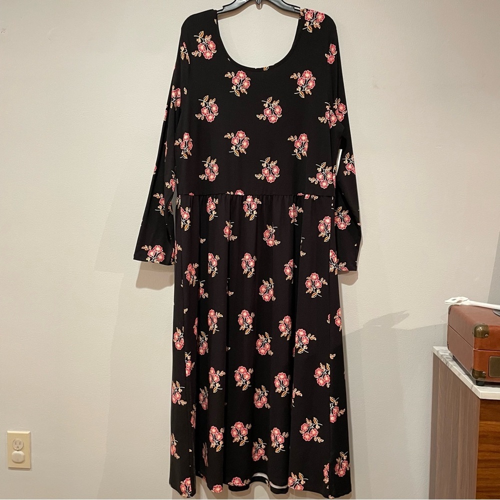 Old Navy Black and Red Floral Long Sleeve Maxi Dress Size XXL Tall